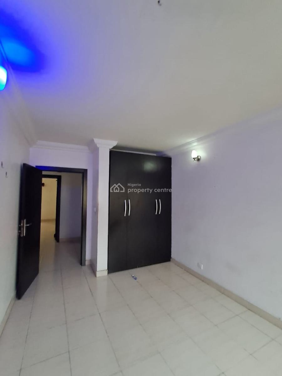 Excellent Spacious 3-bedroom Flat, Osapa, Lekki, Lagos, Flat / Apartment for Rent