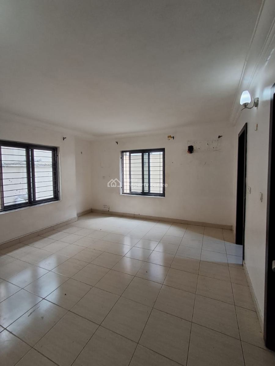 Excellent Spacious 3-bedroom Flat, Osapa, Lekki, Lagos, Flat / Apartment for Rent
