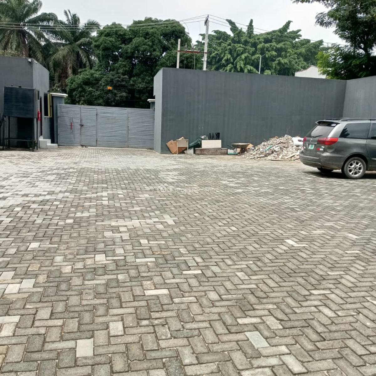 Executive Two(2) Bedroom Maisonette with 1bq, in Ikoyi, Ikoyi, Lagos, Flat / Apartment for Rent