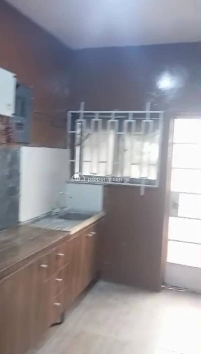 Lovely 3 Bedroom Flat, Aladura Estate, Anthony, Maryland, Lagos, Flat / Apartment for Rent
