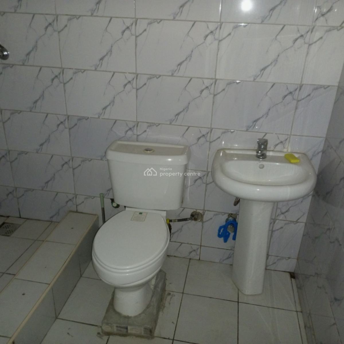 2 Bedroom Flat, Brains & Hammers City, Life Camp, Abuja, Flat / Apartment for Rent