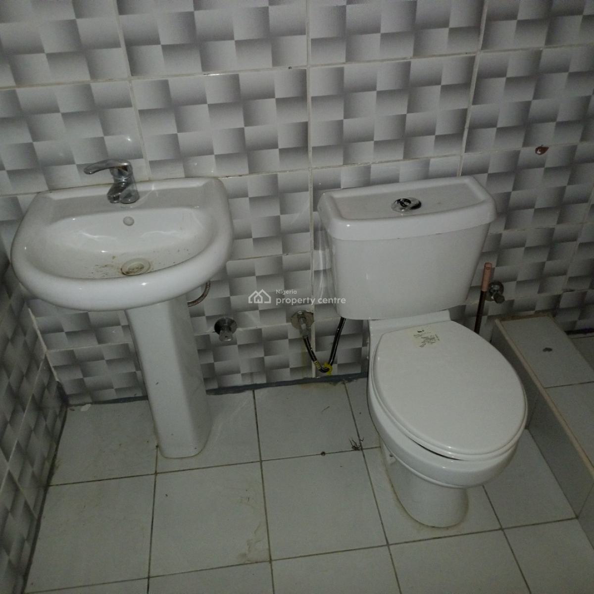 2 Bedroom Flat, Brains & Hammers City, Life Camp, Abuja, Flat / Apartment for Rent