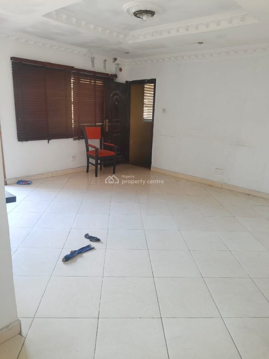 Standard 2 Bedroom Flat, Alpha Beach Road, Lekki, Lagos, Flat / Apartment for Rent