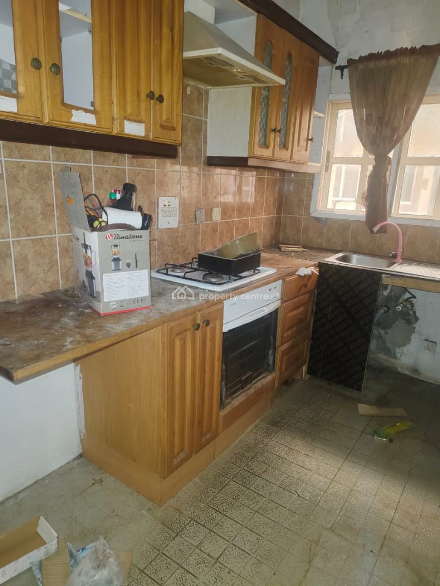 Standard 2 Bedroom Flat, Alpha Beach Road, Lekki, Lagos, Flat / Apartment for Rent
