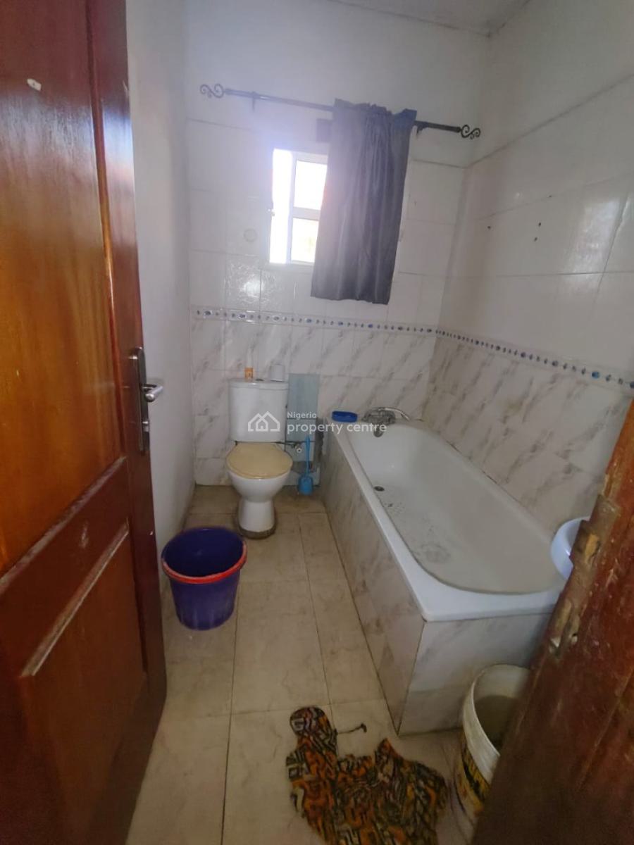 Standard 2 Bedroom Flat, Alpha Beach Road, Lekki, Lagos, Flat / Apartment for Rent