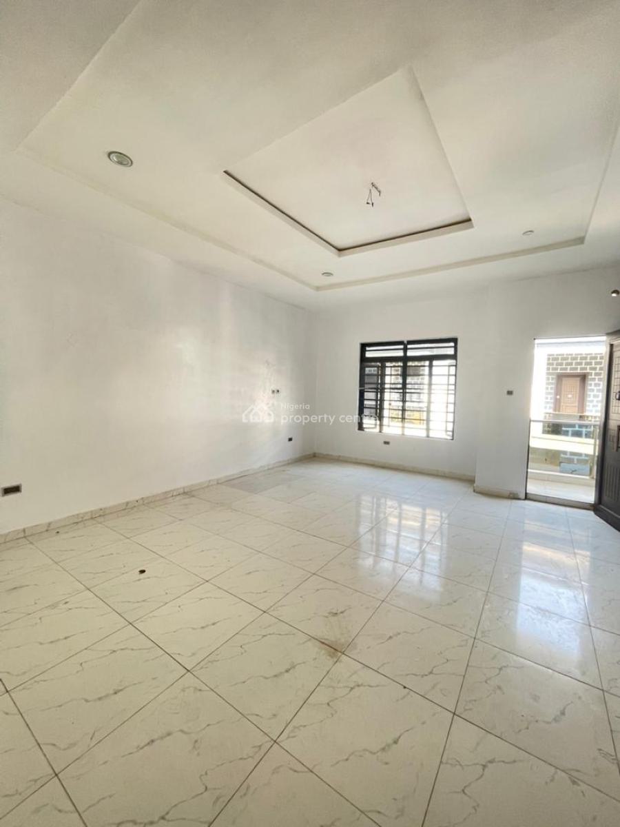 Massive Masters Bedroom Shared Apartmenwith Balcony in Orchid Road, Lekki, Lagos, Flat / Apartment for Rent