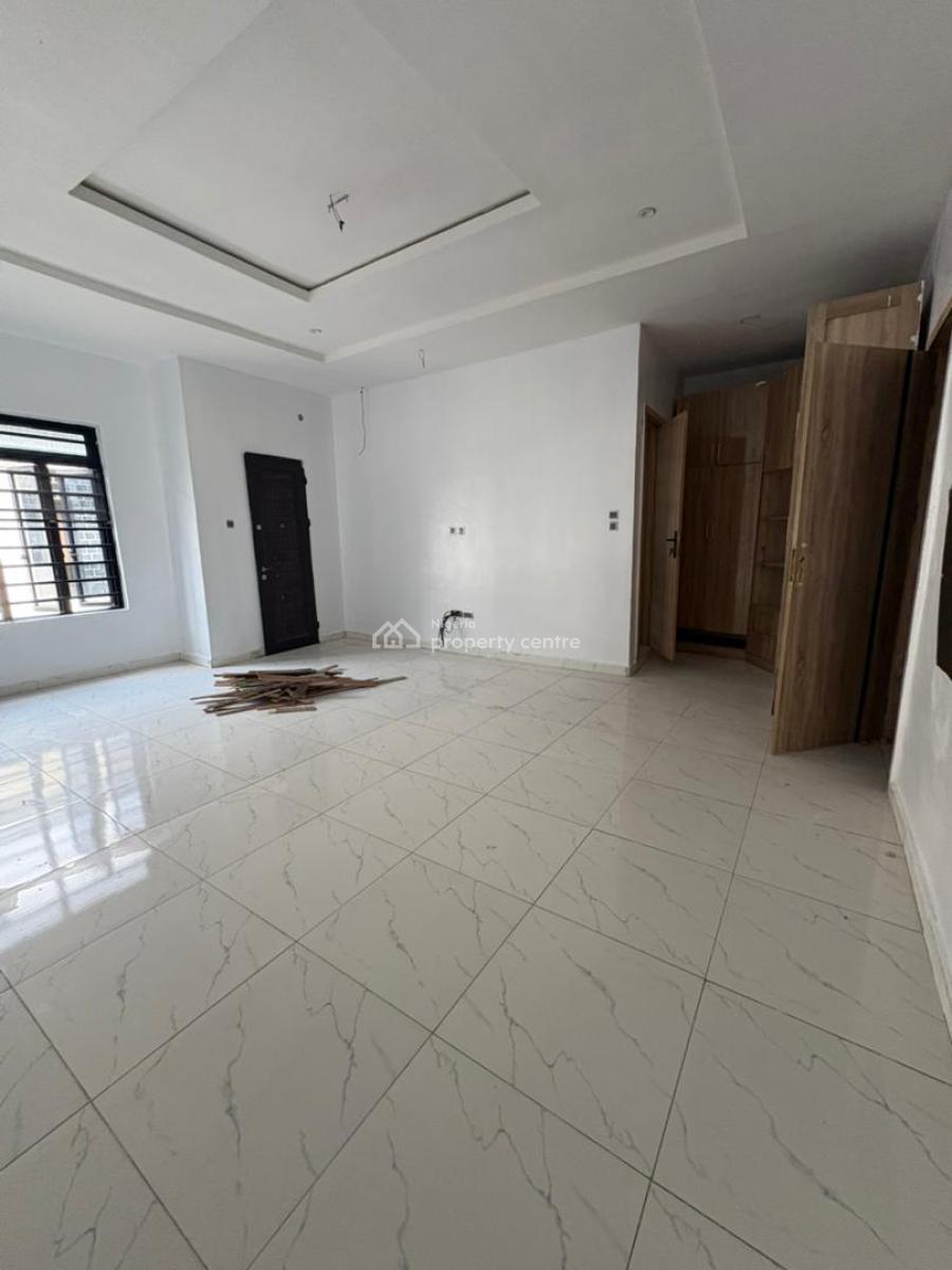 Massive Masters Bedroom Shared Apartmenwith Balcony in Orchid Road, Lekki, Lagos, Flat / Apartment for Rent