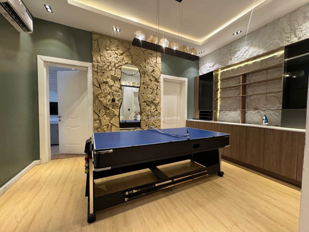 Prime 3 Bedroom Penthouse Waterfront - Pool -gym- Netflix, Lekki Phase 1, Lekki, Lagos, House Short Let