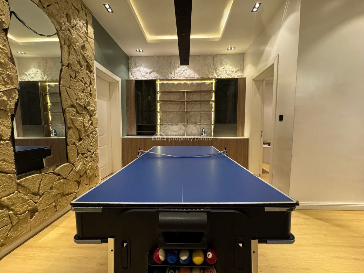 Prime 3 Bedroom Penthouse Waterfront - Pool -gym- Netflix, Lekki Phase 1, Lekki, Lagos, House Short Let