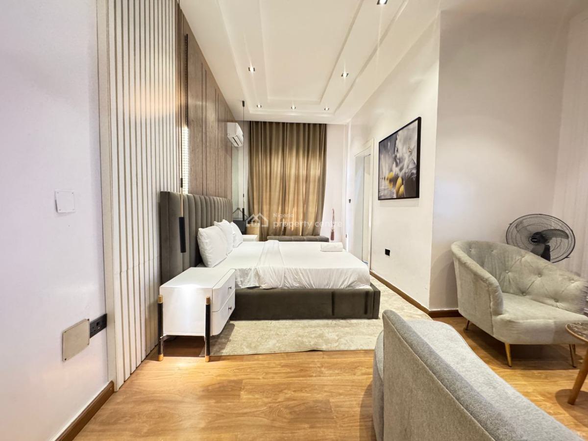 Prime 3 Bedroom Penthouse Waterfront - Pool -gym- Netflix, Lekki Phase 1, Lekki, Lagos, House Short Let