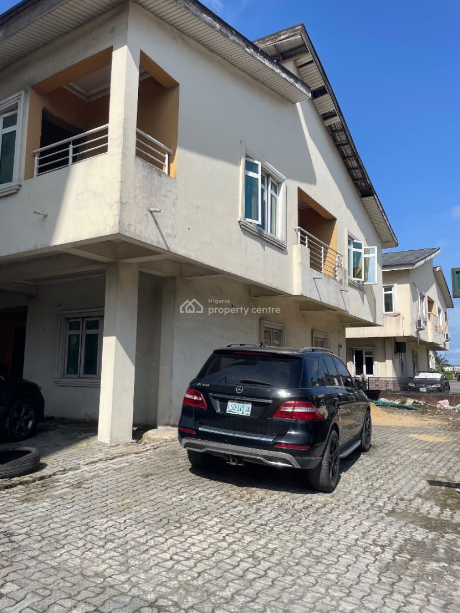 3 Bedrooms Terraced Carcass with Bq, Chevron Drive, Lekki Expressway, Lekki, Lagos, Terraced Duplex for Sale