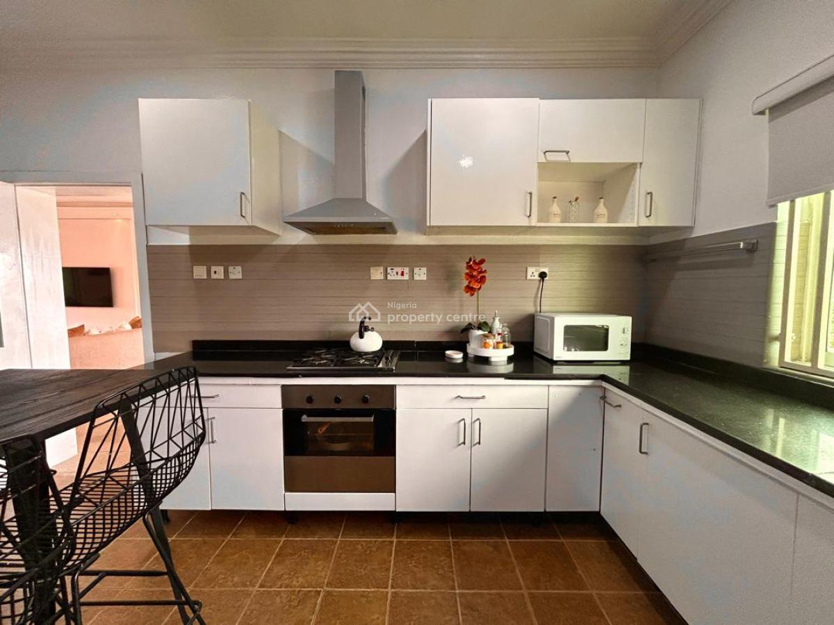 Prime 2 Bedroom Apartment -lekki Phase 1- Cctv-5g Internet - Dstv, Lekki Phase 1, Lekki, Lagos, Flat / Apartment Short Let