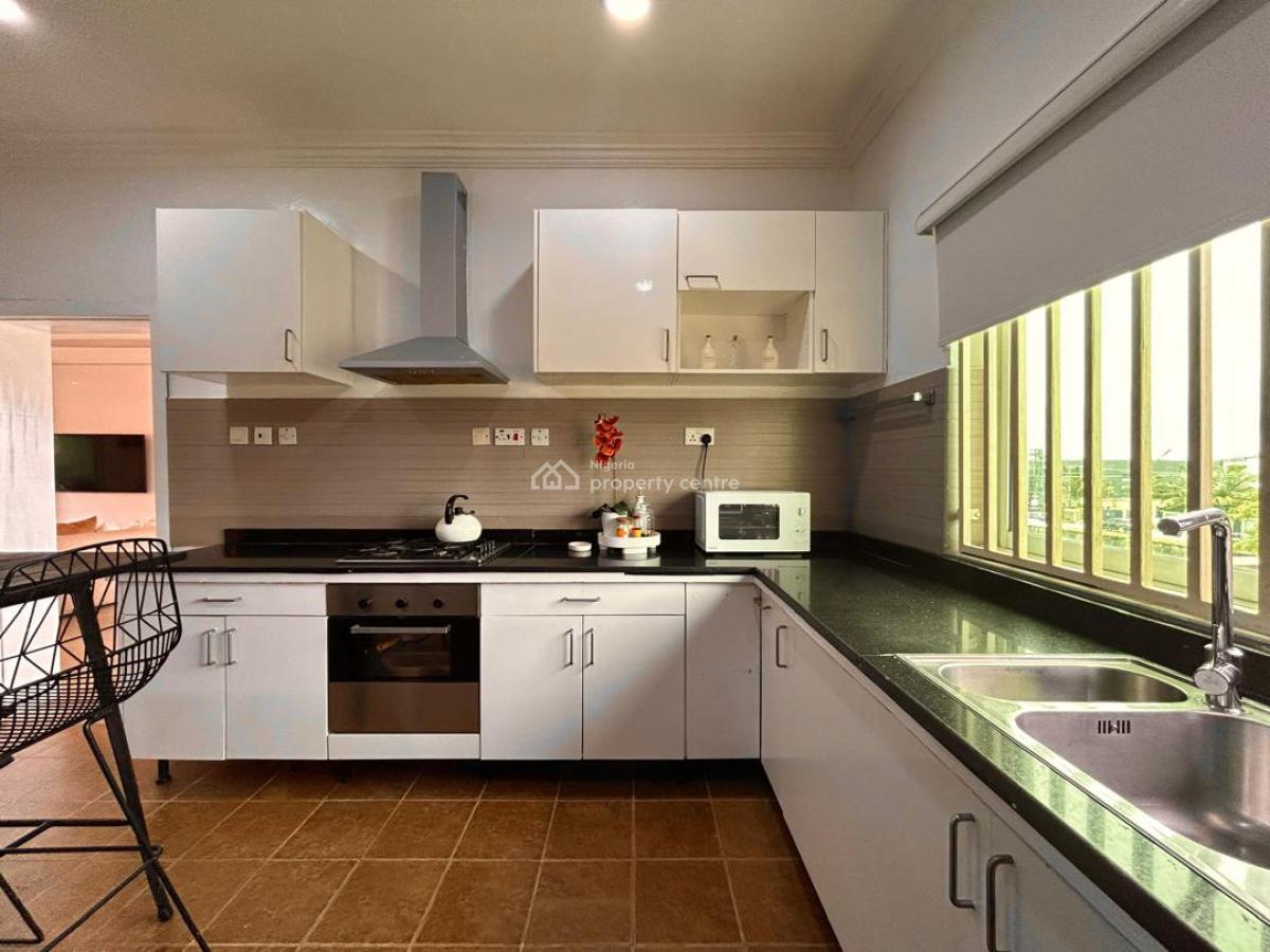Prime 2 Bedroom Apartment -lekki Phase 1- Cctv-5g Internet - Dstv, Lekki Phase 1, Lekki, Lagos, Flat / Apartment Short Let