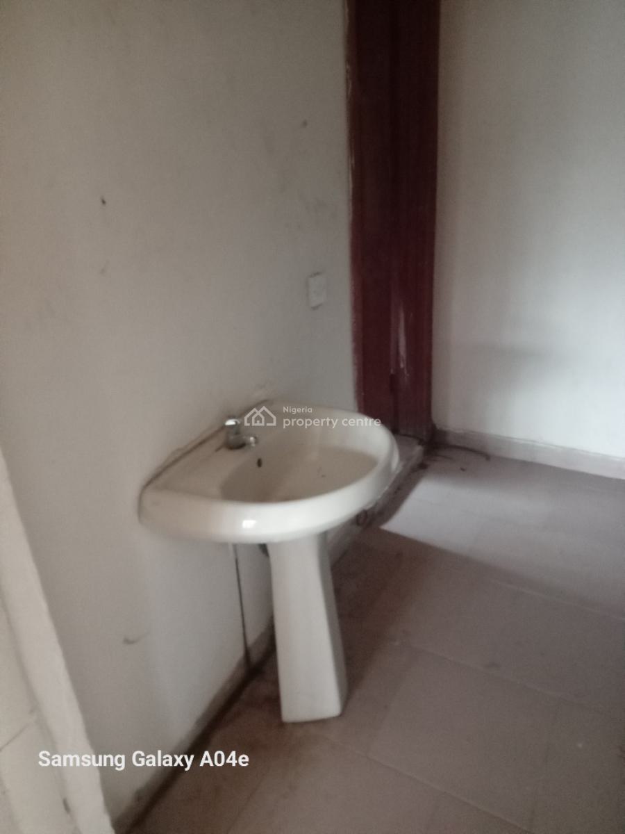 Fine Spacious 2 Bedroom Flat, Bakesville Estate Bodore Ajah Lagos, Badore, Ajah, Lagos, Flat / Apartment for Rent