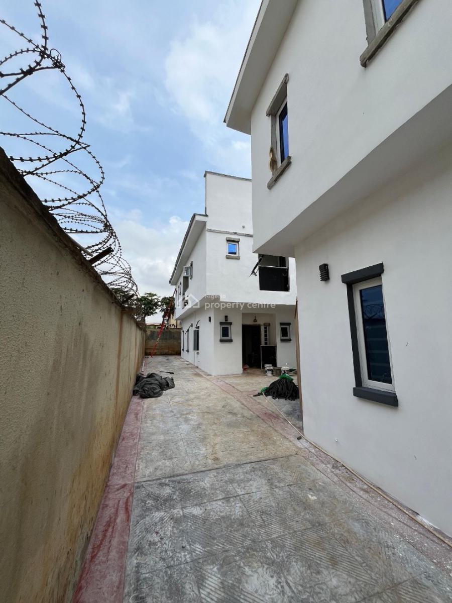 Luxury 4 Bedroom Duplex in a Gated Estate, Fully Fitted Kitchen & Water Heaters, Omole Phase 2, Ikeja, Lagos, Detached Duplex for Sale