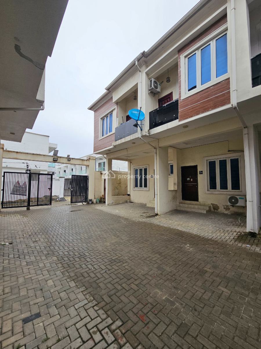 Distress  4bedroom Terrace Duplex, Vgc, Lekki, Lagos, Terraced Duplex for Sale