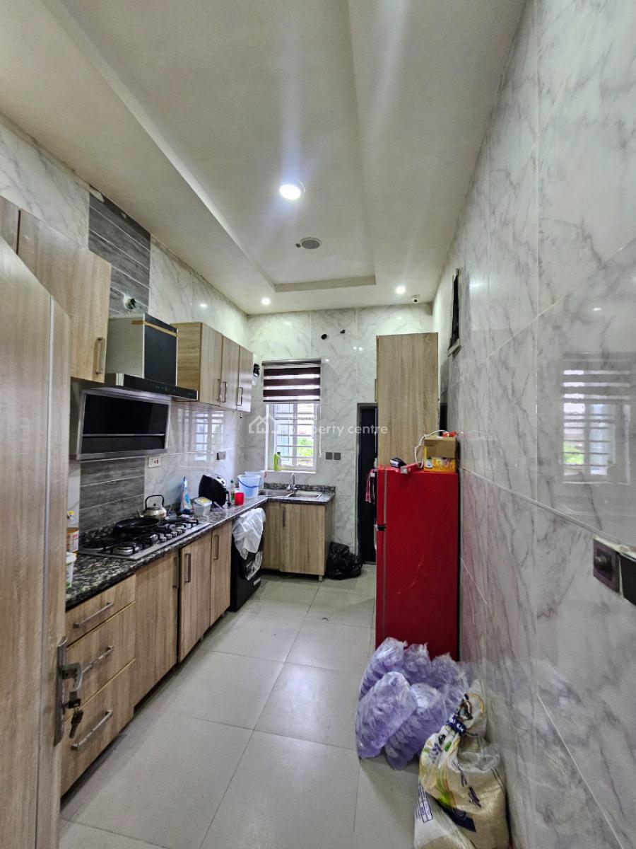 Distress  4bedroom Terrace Duplex, Vgc, Lekki, Lagos, Terraced Duplex for Sale