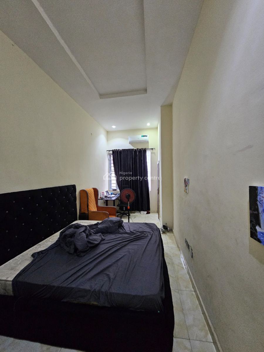 Distress  4bedroom Terrace Duplex, Vgc, Lekki, Lagos, Terraced Duplex for Sale