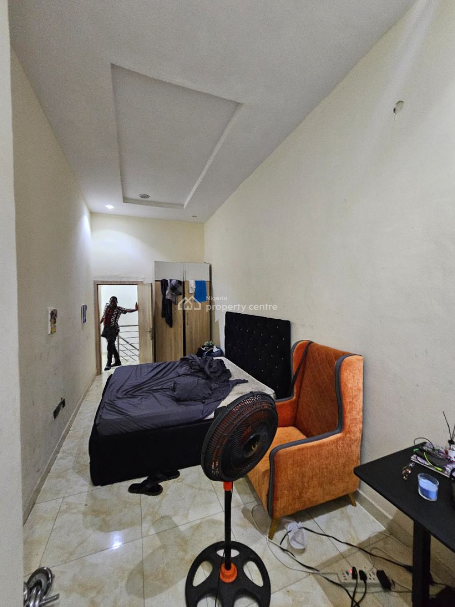 Distress  4bedroom Terrace Duplex, Vgc, Lekki, Lagos, Terraced Duplex for Sale