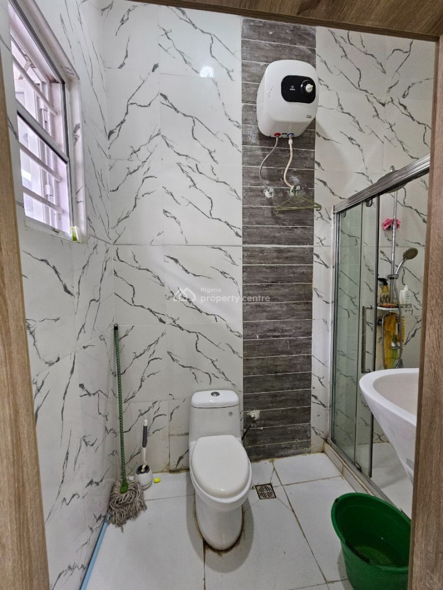 Distress  4bedroom Terrace Duplex, Vgc, Lekki, Lagos, Terraced Duplex for Sale