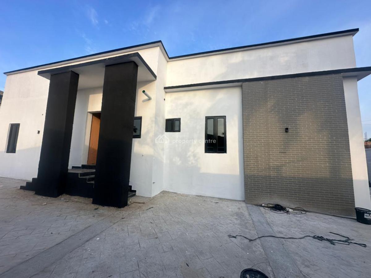 3 Bedroom Bungalow with a Spacious Room and Parlor Self Contained Bq, Arisekola, New Bodija, Ibadan, Oyo, Semi-detached Bungalow for Sale