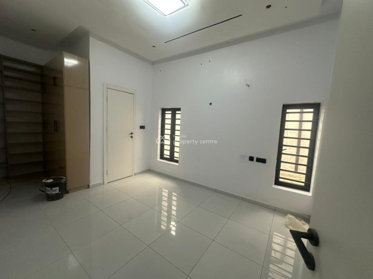 3 Bedroom Bungalow with a Spacious Room and Parlor Self Contained Bq, Arisekola, New Bodija, Ibadan, Oyo, Semi-detached Bungalow for Sale