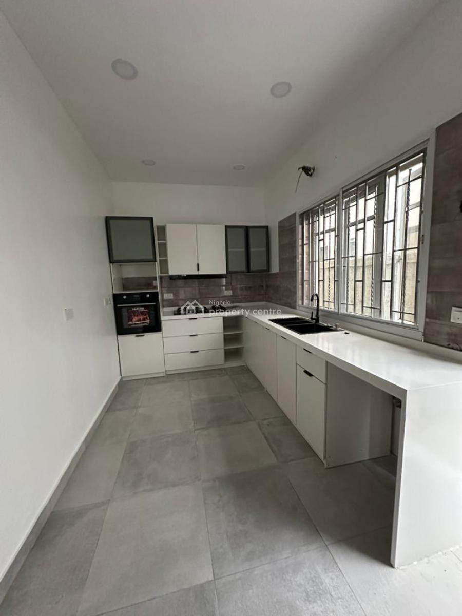Well Maintained 2bedroom Flat, Lekki Phase 1, Lekki, Lagos, Flat / Apartment for Rent