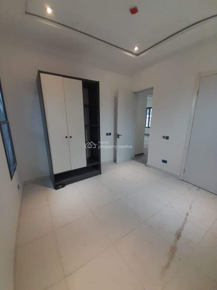 Newly Well Renovated and Serviced with 24/7 Powere Supply 1 Bedroom Pu, Lekki Phase 1, Lekki, Lagos, Mini Flat (room and Parlour) for Rent
