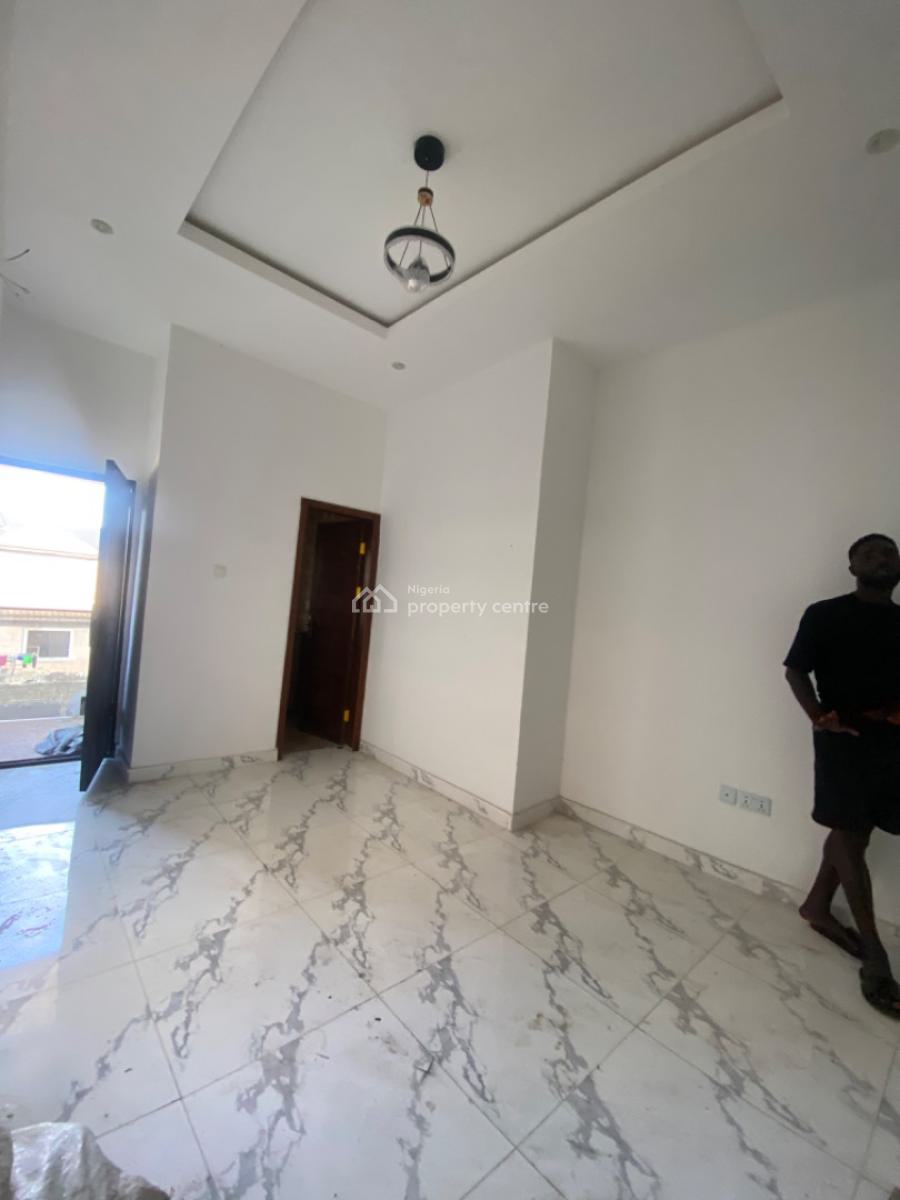 an Executive One Bedroom Selfcon, Peace Close Ogombo Off Abraham Adesanya Ajah, Lekki, Lagos, Self Contain (single Rooms) for Rent