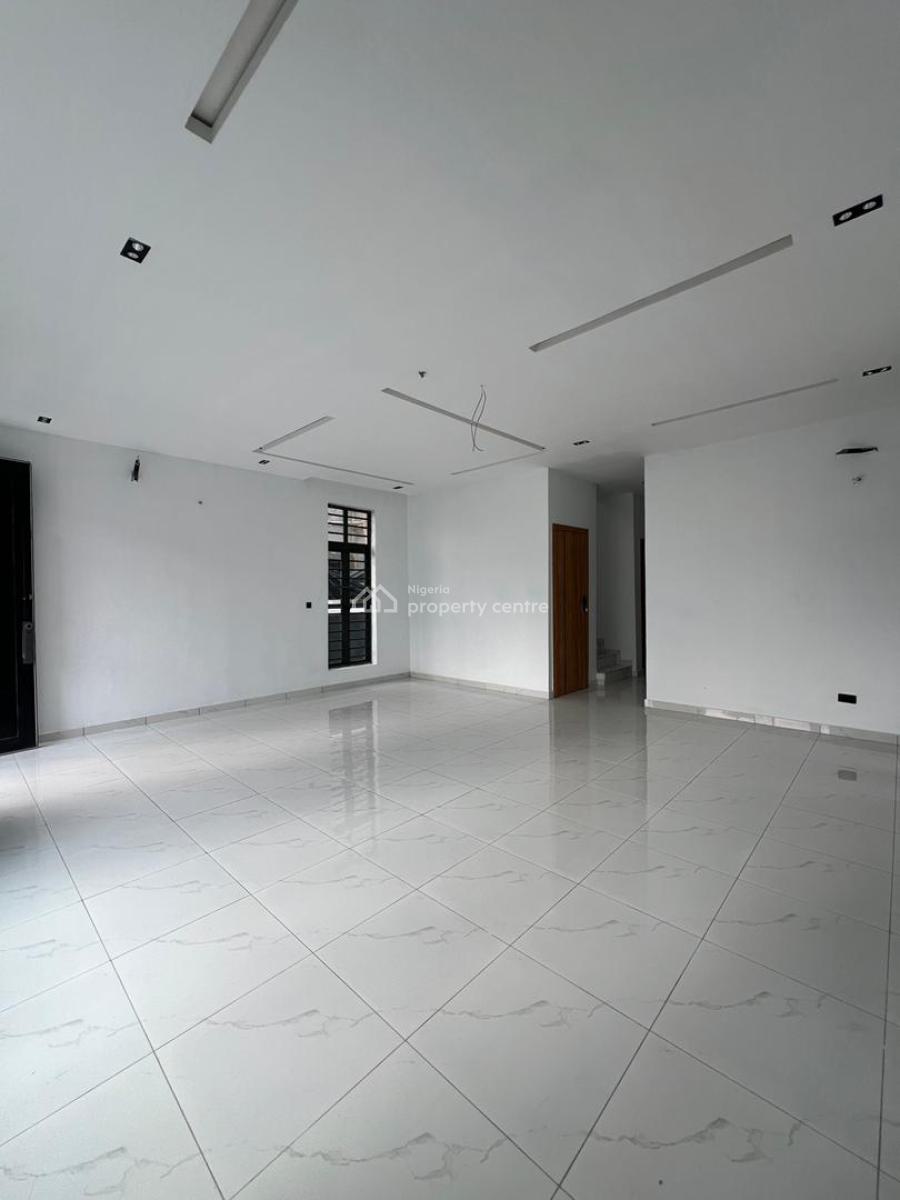 33sqm Services Office Space on The Major Road, Alausa, Ikeja, Lagos, Office Space for Rent