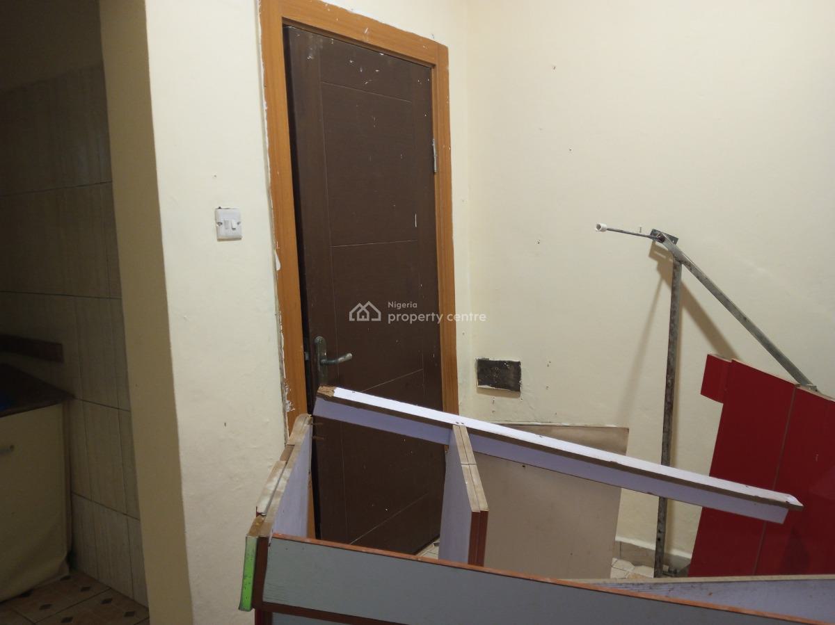 Cute Selfcon Bq for Working Class Lady Preferred in a Good Estate, Ajah, Lagos, Self Contain (single Rooms) for Rent