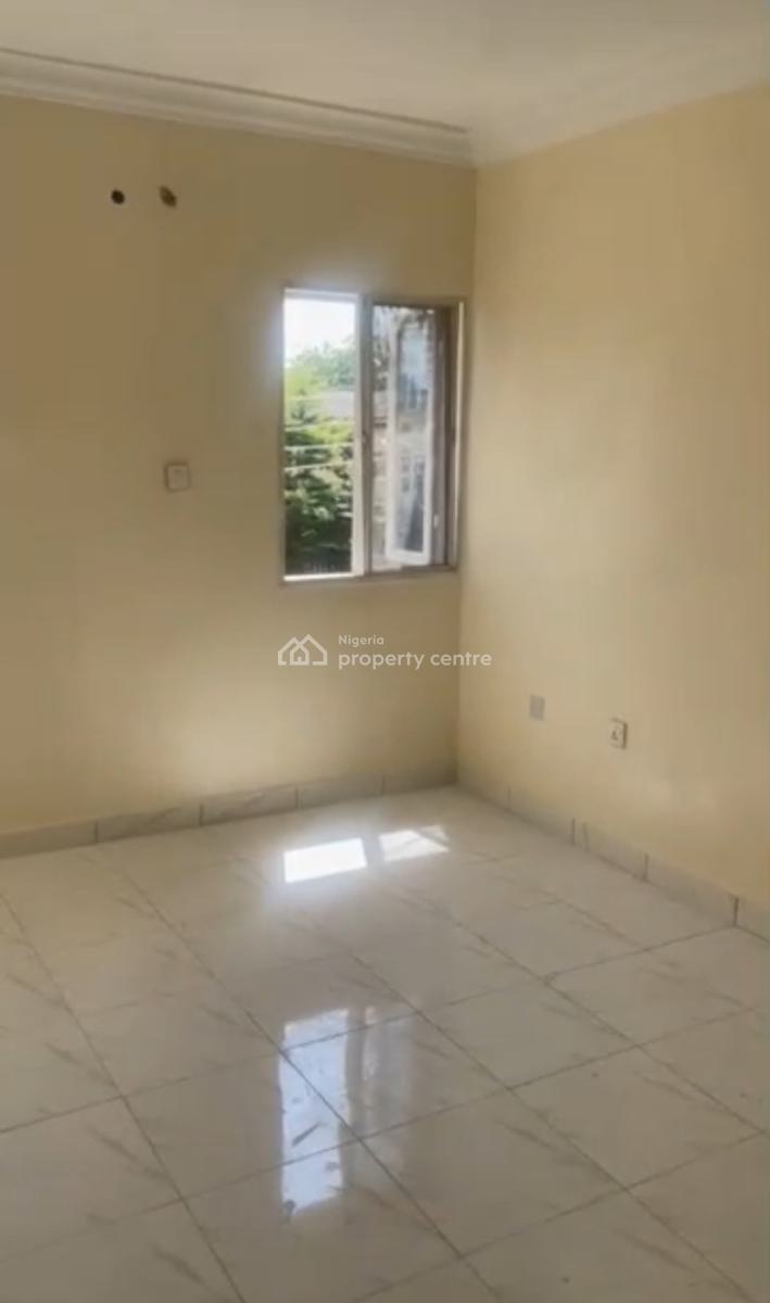 2 Bedroom Flat, 1st Floor, Pay & Pack in, Garki Main(tarred Rd, Garki, Abuja, Flat / Apartment for Rent