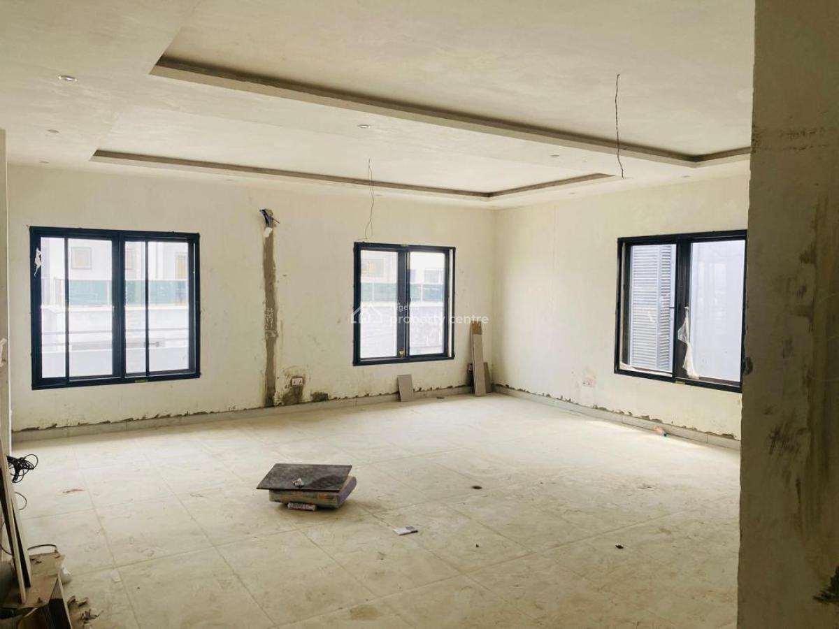 Luxury Spacious 4 Bedroom Penthouse + Bq, Landbridge Area Off Ligali, Victoria Island (vi), Lagos, Block of Flats for Sale
