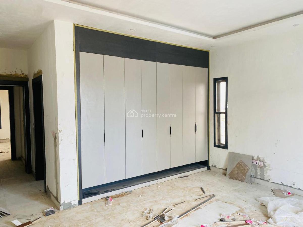 Luxury Spacious 4 Bedroom Penthouse + Bq, Landbridge Area Off Ligali, Victoria Island (vi), Lagos, Block of Flats for Sale