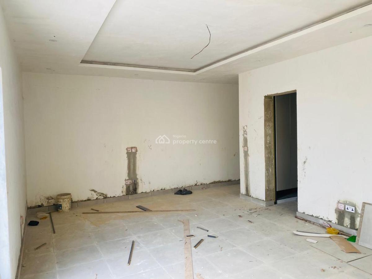 Luxury Spacious 4 Bedroom Penthouse + Bq, Landbridge Area Off Ligali, Victoria Island (vi), Lagos, Block of Flats for Sale