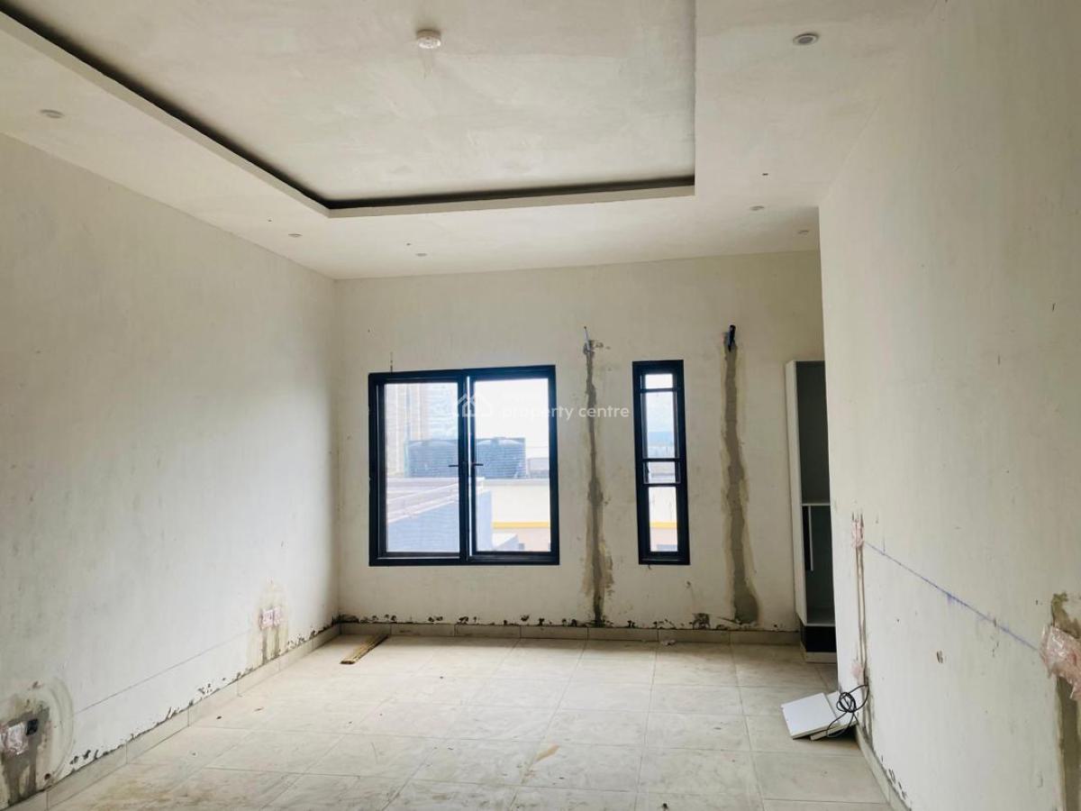 Luxury Spacious 4 Bedroom Penthouse + Bq, Landbridge Area Off Ligali, Victoria Island (vi), Lagos, Block of Flats for Sale