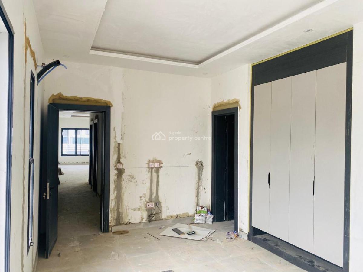 Luxury Spacious 4 Bedroom Penthouse + Bq, Landbridge Area Off Ligali, Victoria Island (vi), Lagos, Block of Flats for Sale