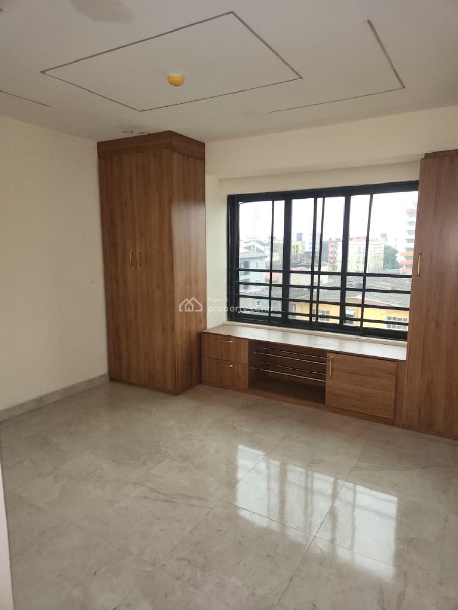 Luxury 3 Bed Apartment Tastefully Finished with Excellence Facility, Alagomeji, Yaba, Lagos, Flat / Apartment for Rent