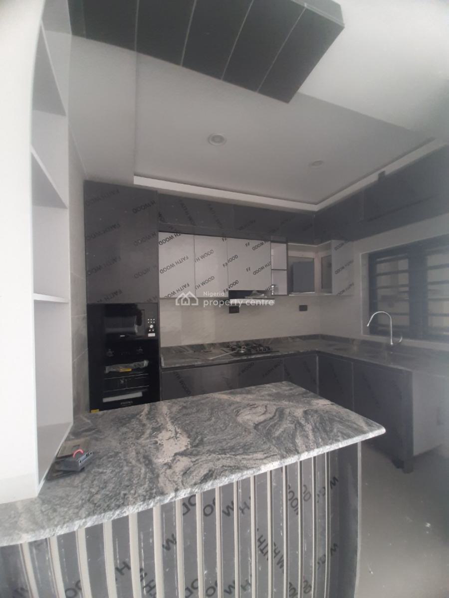 Newly Built and Serviced 2 Bedroom En-suite Flat with Fitted Open Kitc, Lekki Phase 1, Lekki, Lagos, Flat / Apartment for Rent