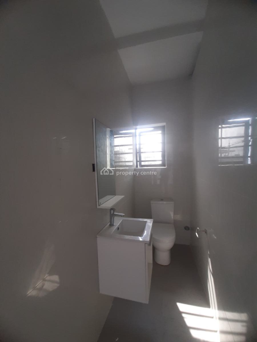 Newly Built and Serviced 2 Bedroom En-suite Flat with Fitted Open Kitc, Lekki Phase 1, Lekki, Lagos, Flat / Apartment for Rent
