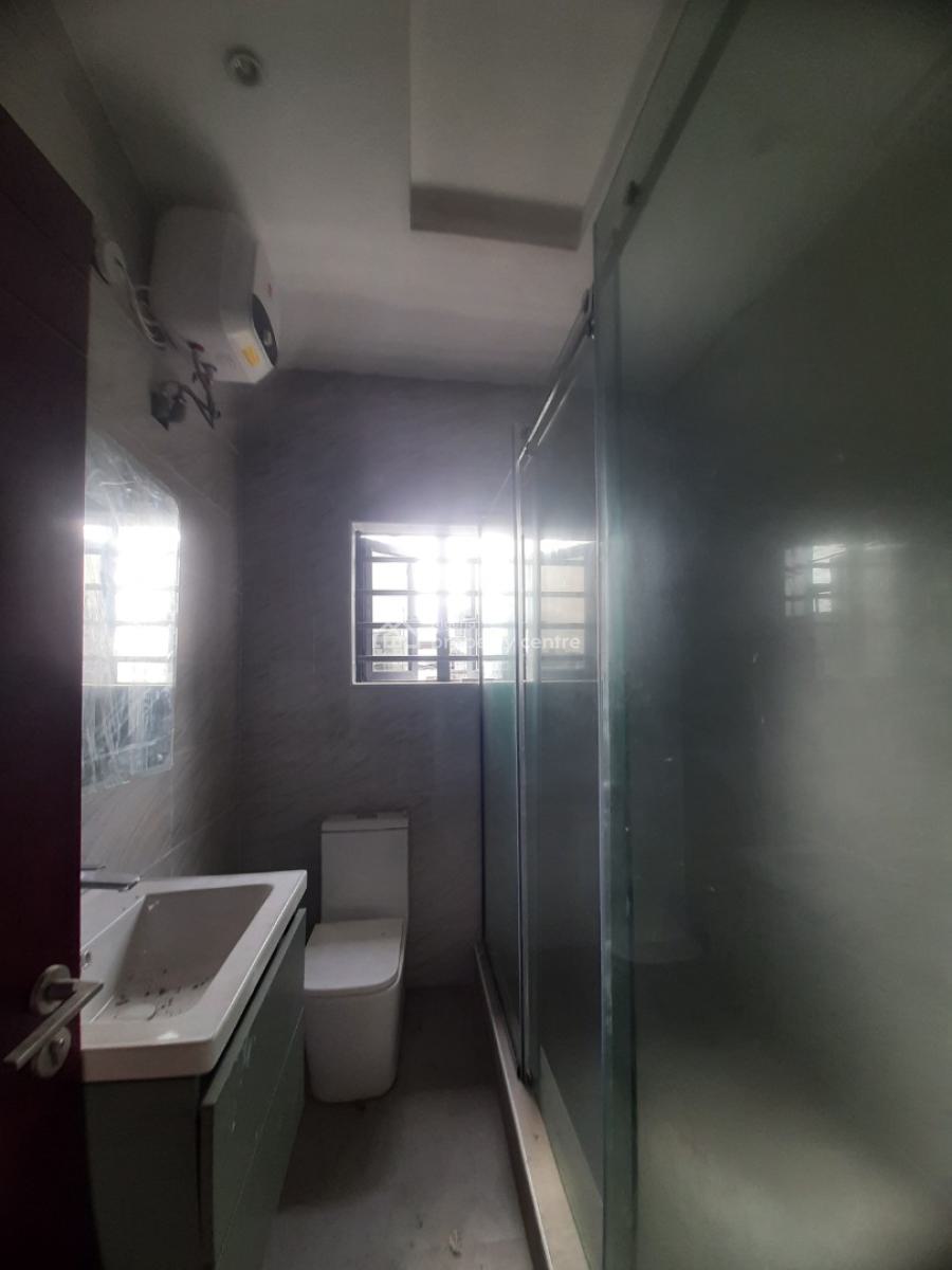 Newly Built and Serviced 2 Bedroom En-suite Flat with Fitted Open Kitc, Lekki Phase 1, Lekki, Lagos, Flat / Apartment for Rent