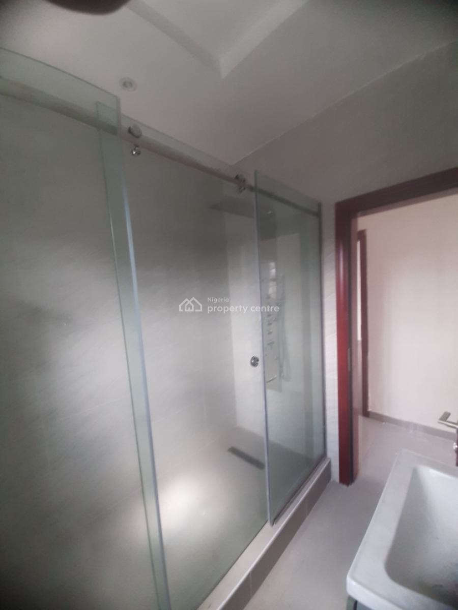 Newly Built and Serviced 2 Bedroom En-suite Flat with Fitted Open Kitc, Lekki Phase 1, Lekki, Lagos, Flat / Apartment for Rent