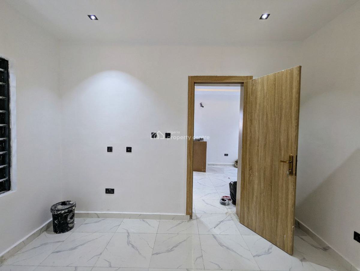 Open Plan 1 Bedroom Apartment in a Gated Area, Spg Road, Ologolo, Lekki, Lagos, Flat / Apartment for Sale