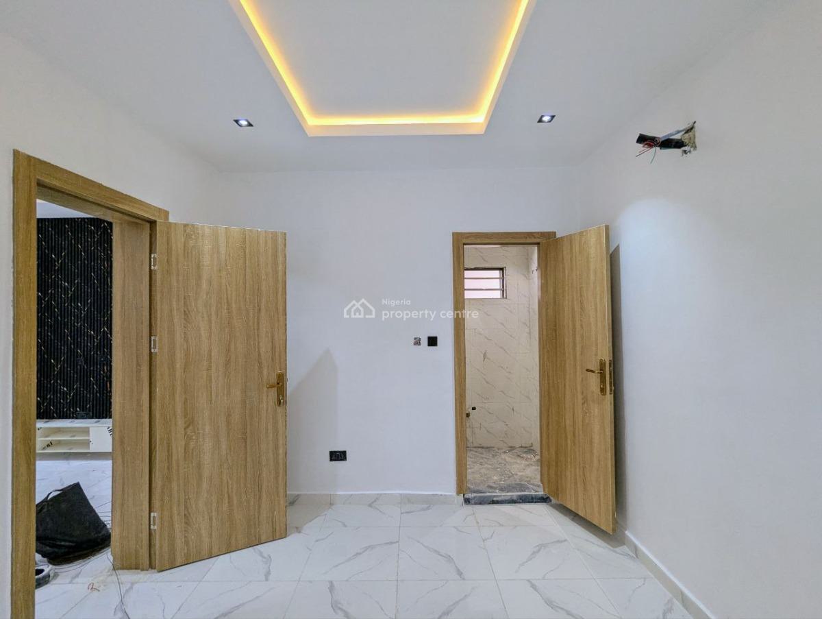 Open Plan 1 Bedroom Apartment in a Gated Area, Spg Road, Ologolo, Lekki, Lagos, Flat / Apartment for Sale