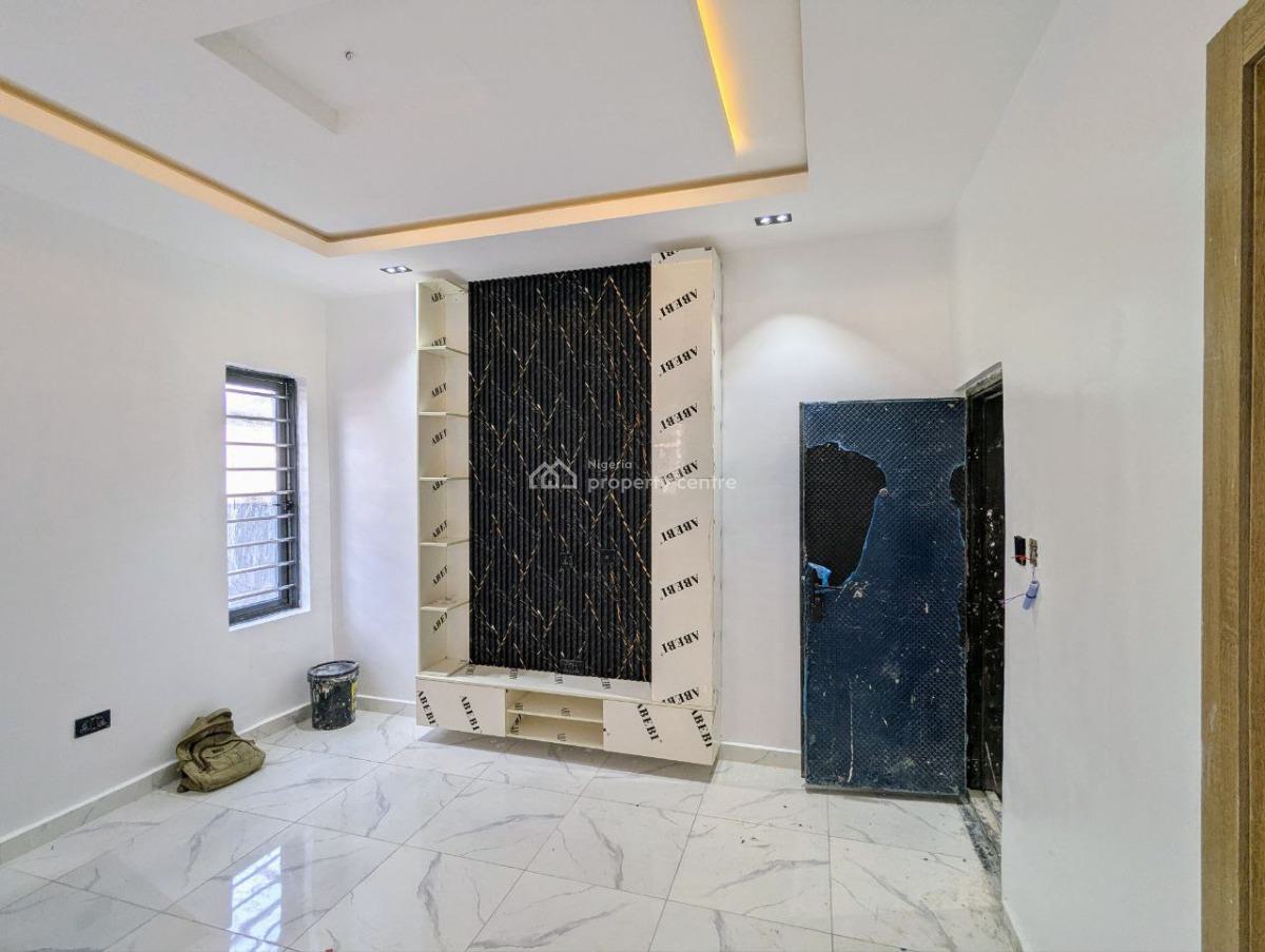 Open Plan 1 Bedroom Apartment in a Gated Area, Spg Road, Ologolo, Lekki, Lagos, Flat / Apartment for Sale