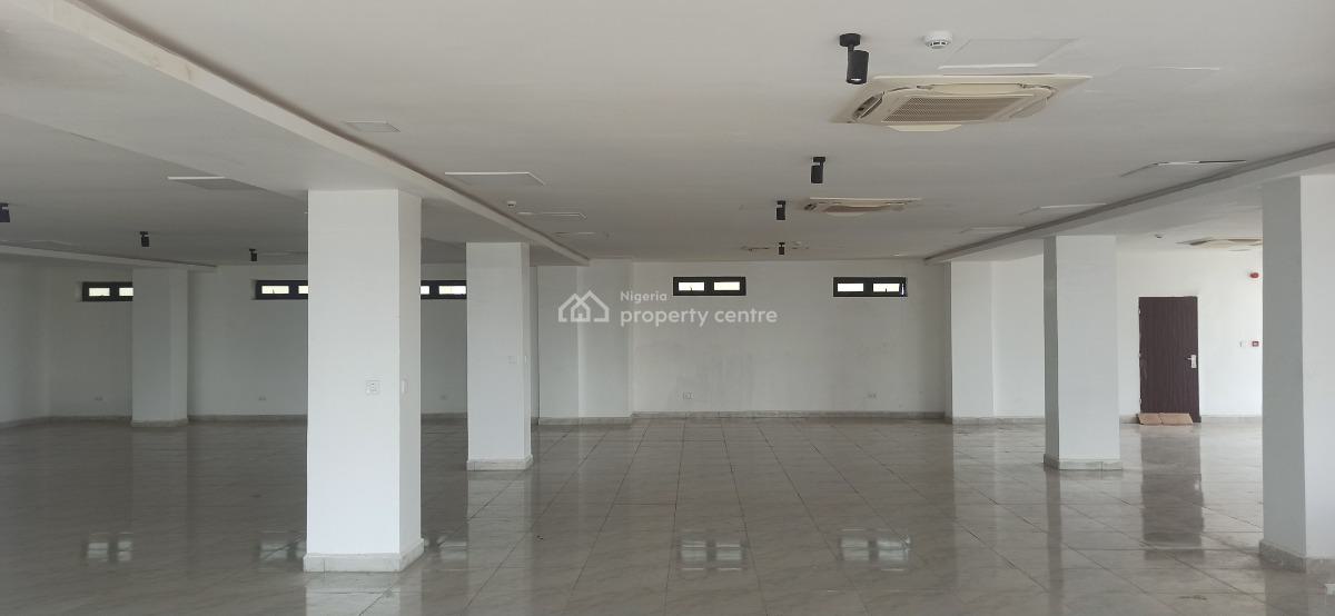 490sqm Showroom Space, Wuse 2, Abuja, Plaza / Complex / Mall for Rent