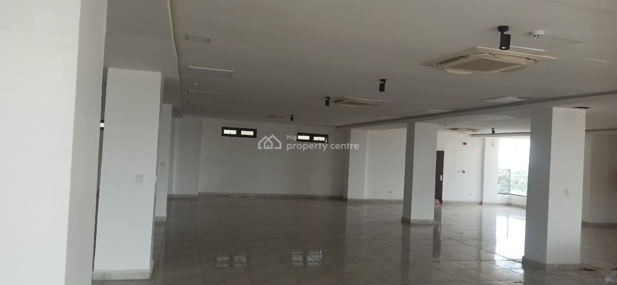 490sqm Showroom Space, Wuse 2, Abuja, Plaza / Complex / Mall for Rent