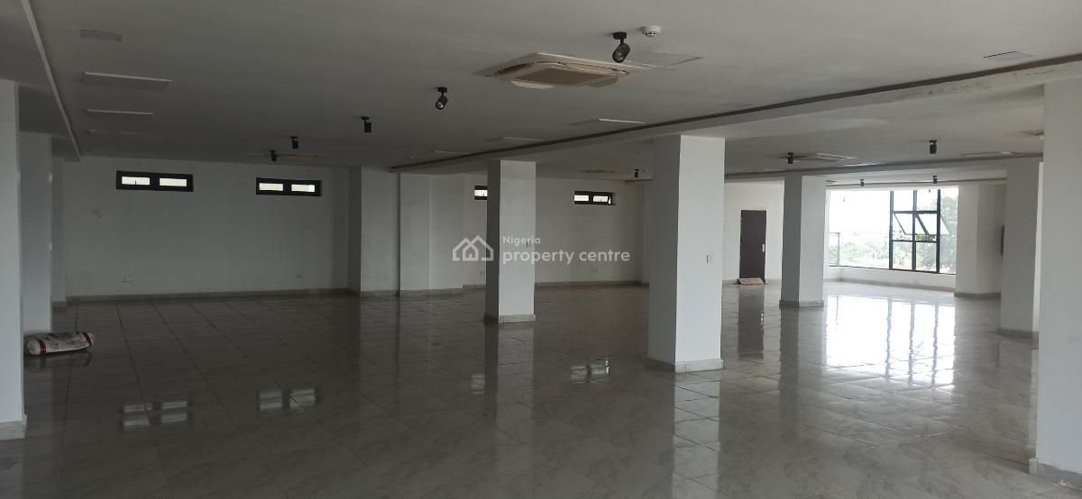 490sqm Showroom Space, Wuse 2, Abuja, Plaza / Complex / Mall for Rent