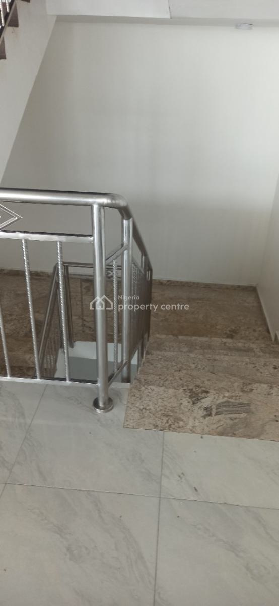 490sqm Showroom Space, Wuse 2, Abuja, Plaza / Complex / Mall for Rent