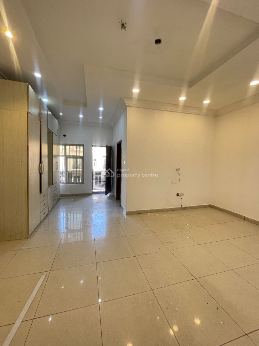 Masters Bedroom with Balcony Well Spacious, Osapa  London, Lekki, Lagos, Flat / Apartment for Rent